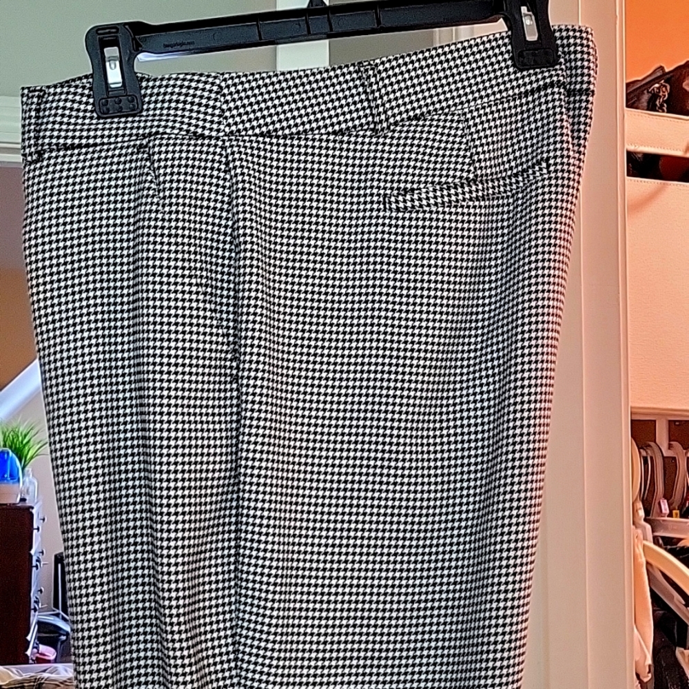 APT.9 Torie Dress Pants Black and White